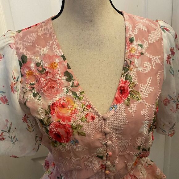 Hemant& Nandita rose floral embroidered top, XS - Picture 8 of 16